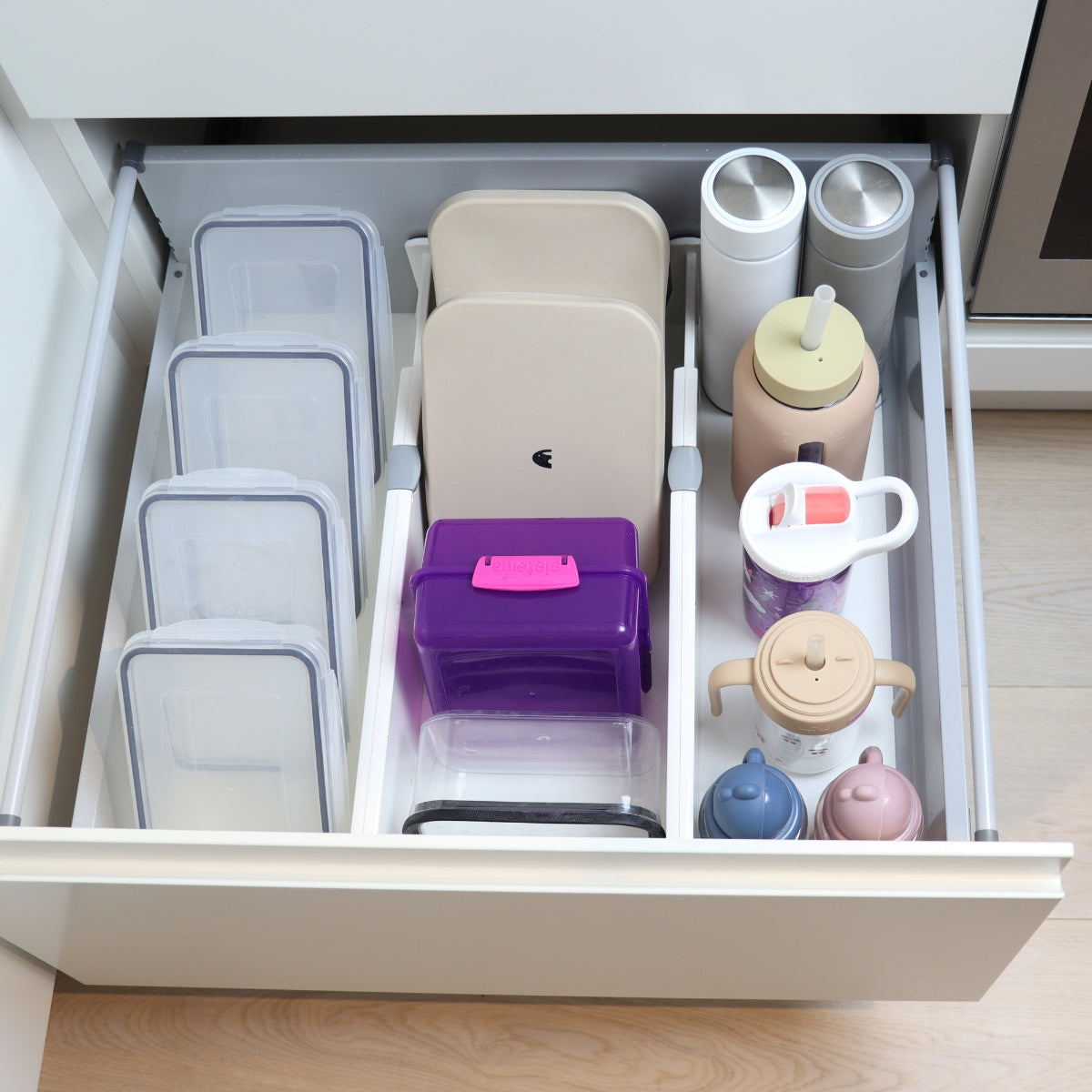 Fleksibel skuffeinnsats – tilpasser seg skuffemål