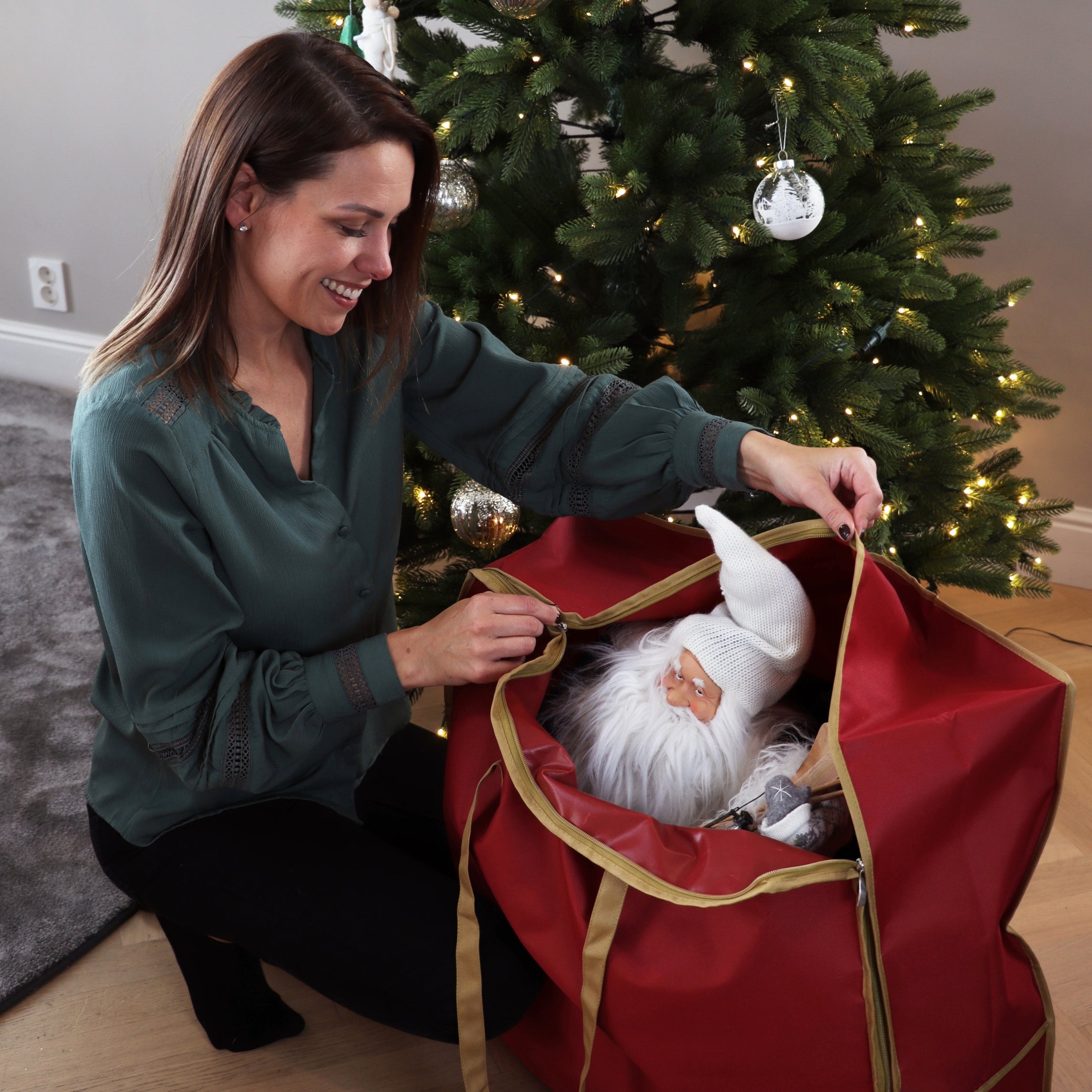 Oppbevaringspose for juledekrans og nissekostyme