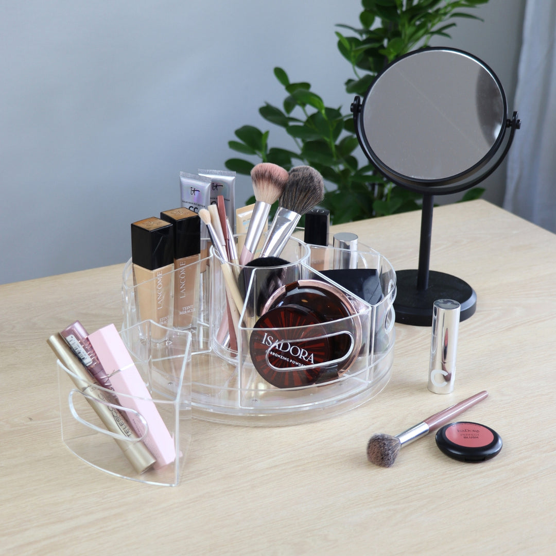 Sminkeorganiserer til baderom. Smart oppbevaring til sminke, pudder, blush, mascara og foundation.