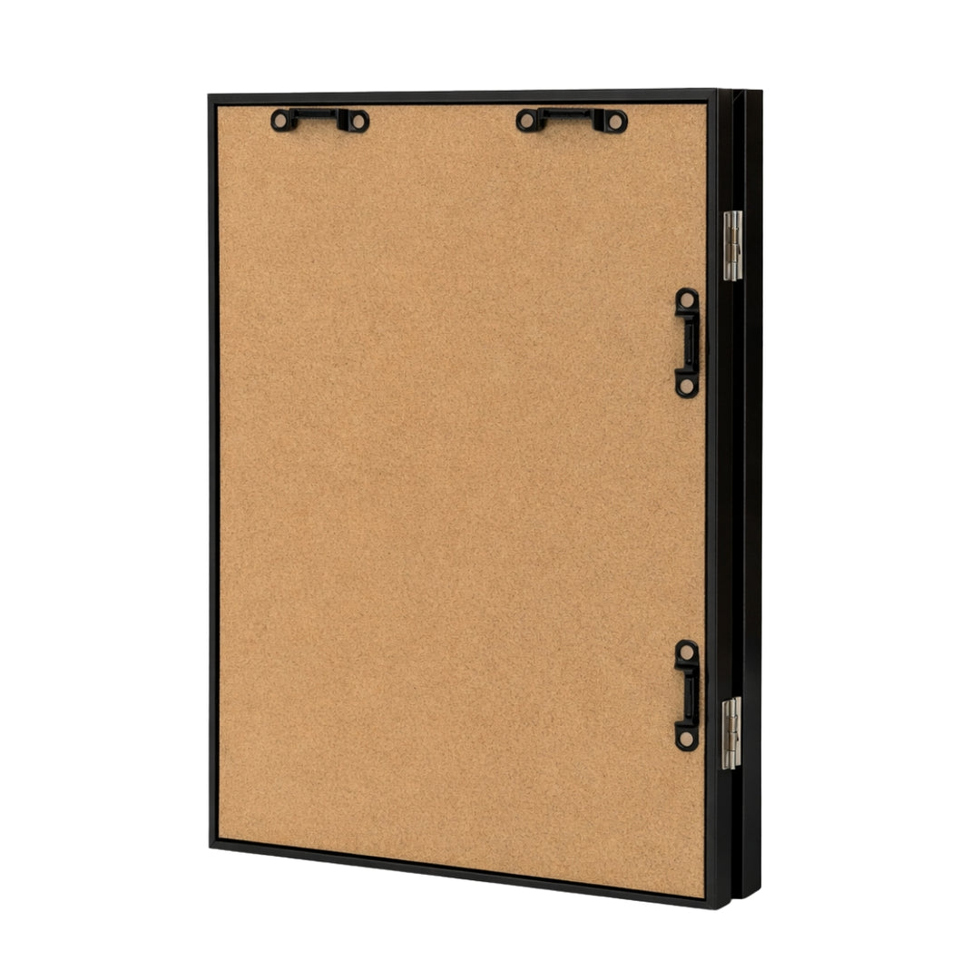 tegningsrammen kan henges opp stående og liggende